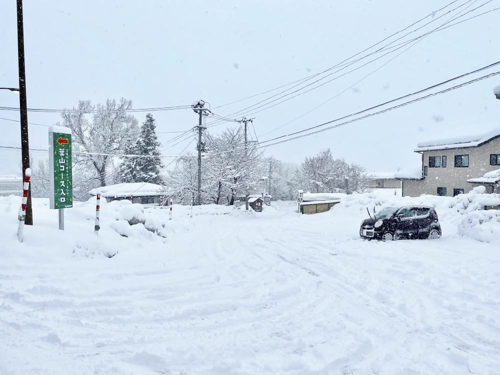 前進山形上山溫泉的夢幻雪世界,體驗親手做雪屋以及絕景樹冰散步