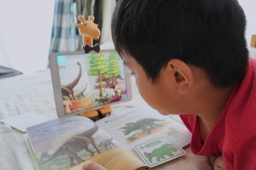 將抽象概念視覺化，讓孩子在遊戲中學習的ARpedia AR互動式英文學習繪本